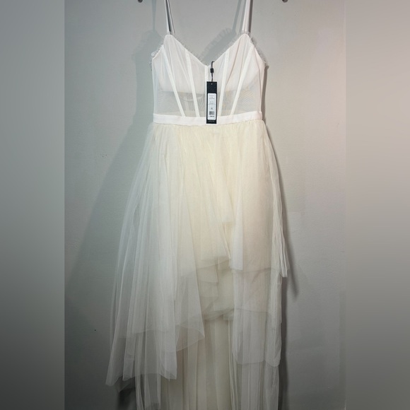 BCBGMAXAZRIA Tulle Gown Size 6 Color Gardenia - Picture 8 of 10